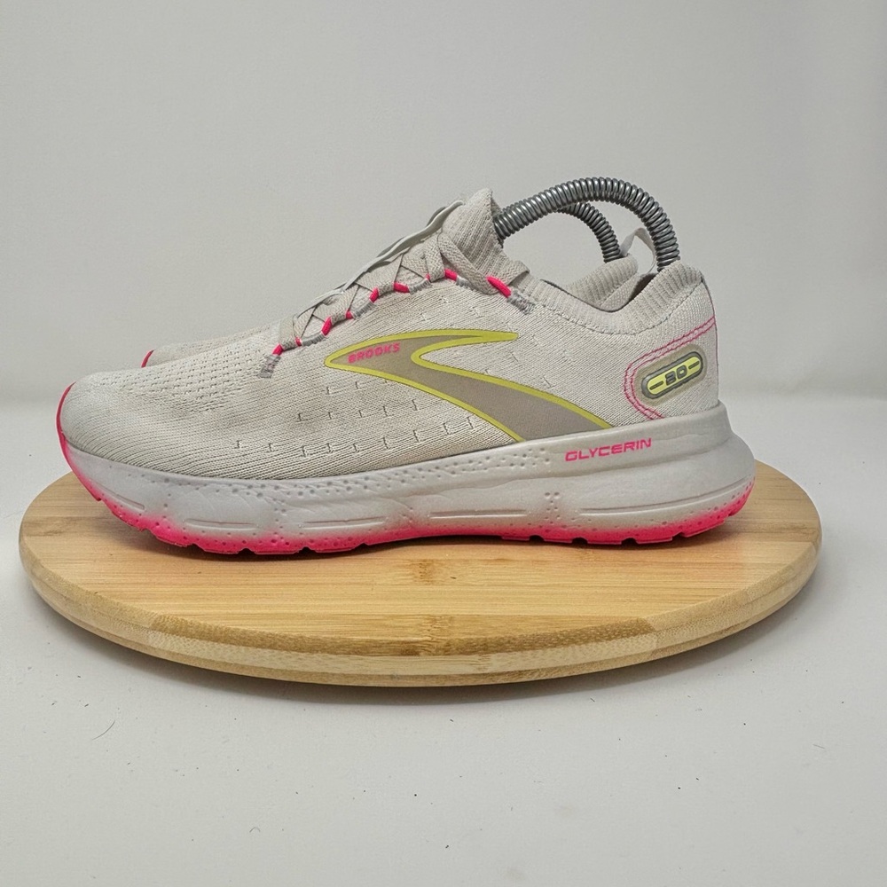 Brooks Glycerin StealthFit 20 Womens Size 8 White Pink Running Shoes Sneakers